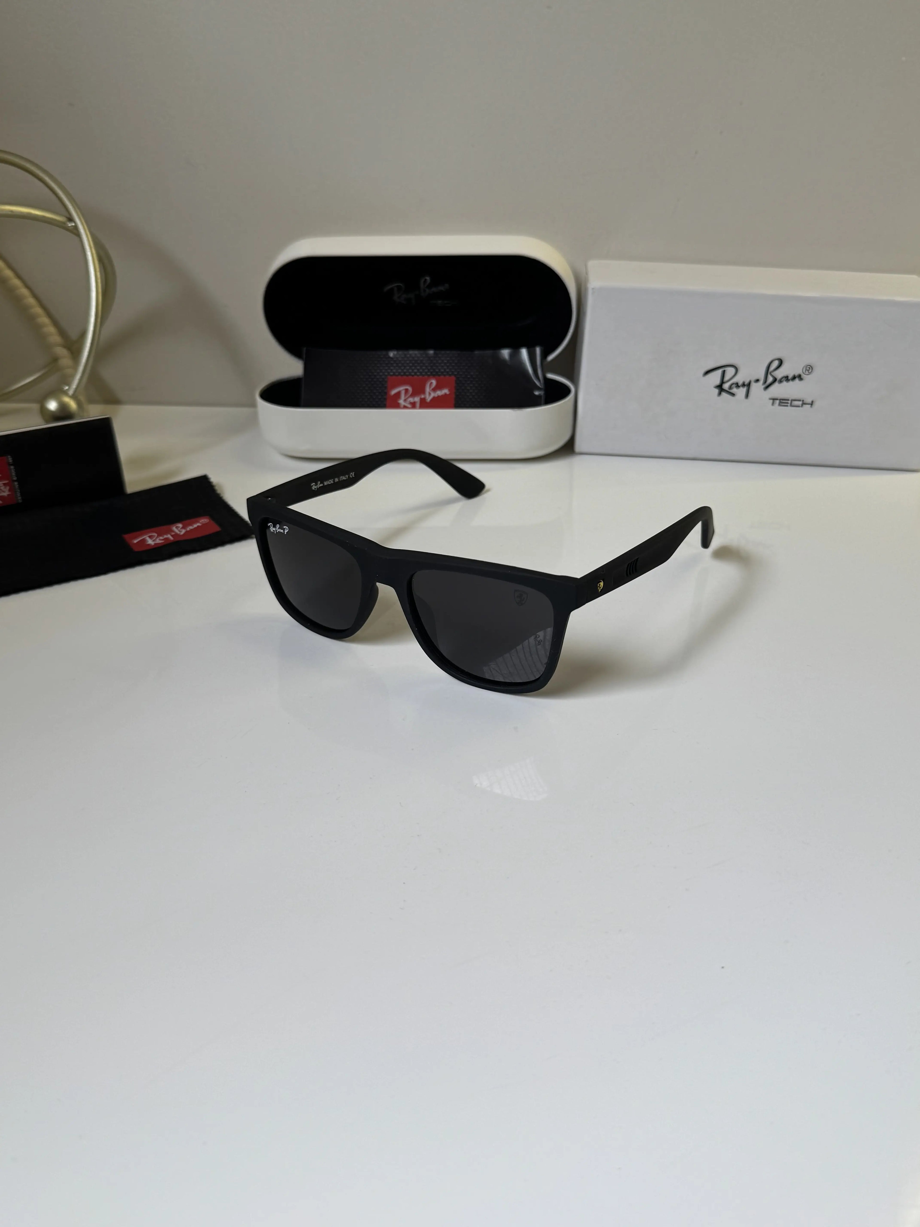 Ray Ban Black